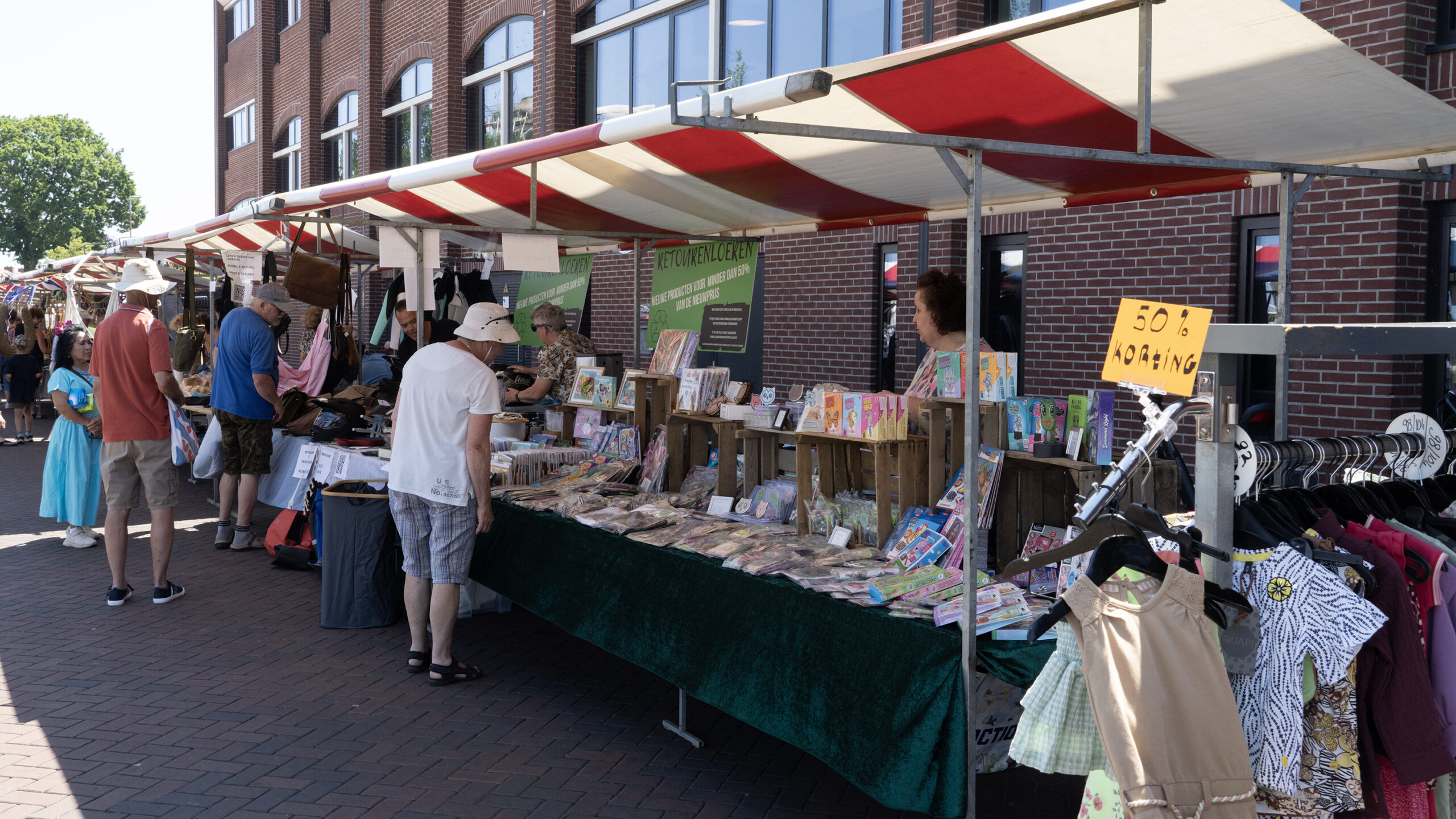 Tussen Kunst & Kibbeling: kramen op de Vischmarkt